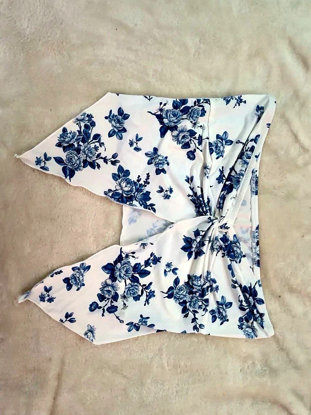 Soleia Women's Vacation Floral Print Halter Crop Top With Front Slit